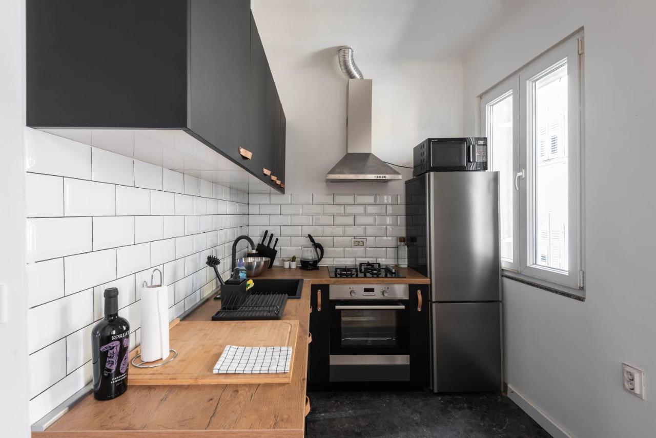 Pula City Apartment With Private Parking Free Eksteriør billede